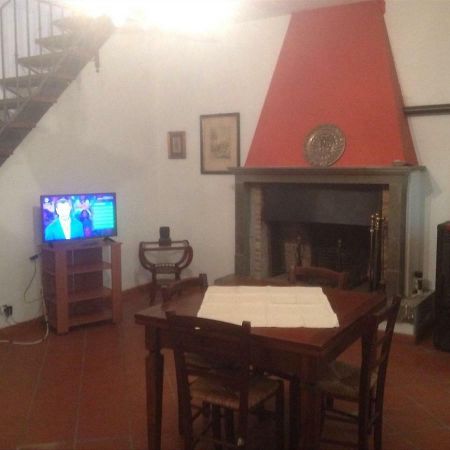 ボルゴ・ア・モッツァーノ Casa Di Anchianoヴィラ エクステリア 写真
