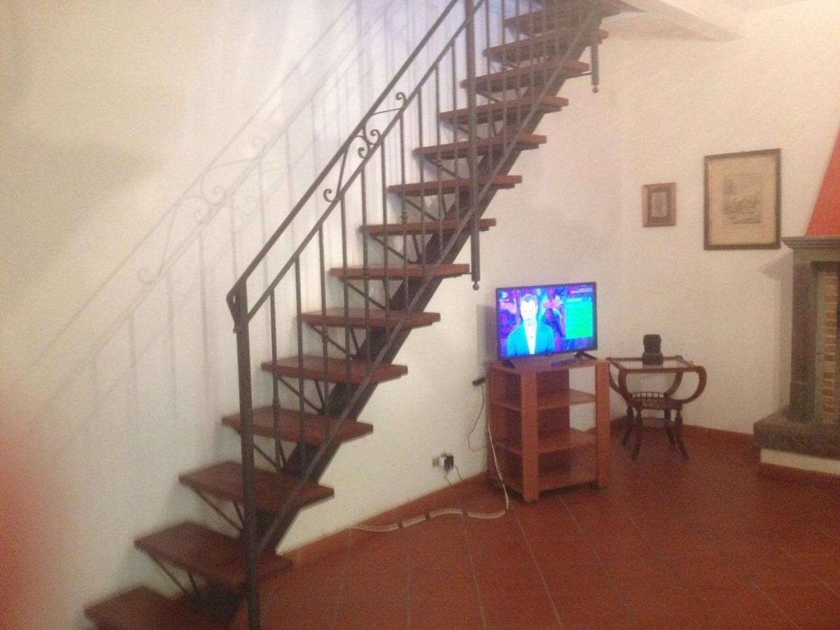 ボルゴ・ア・モッツァーノ Casa Di Anchianoヴィラ エクステリア 写真